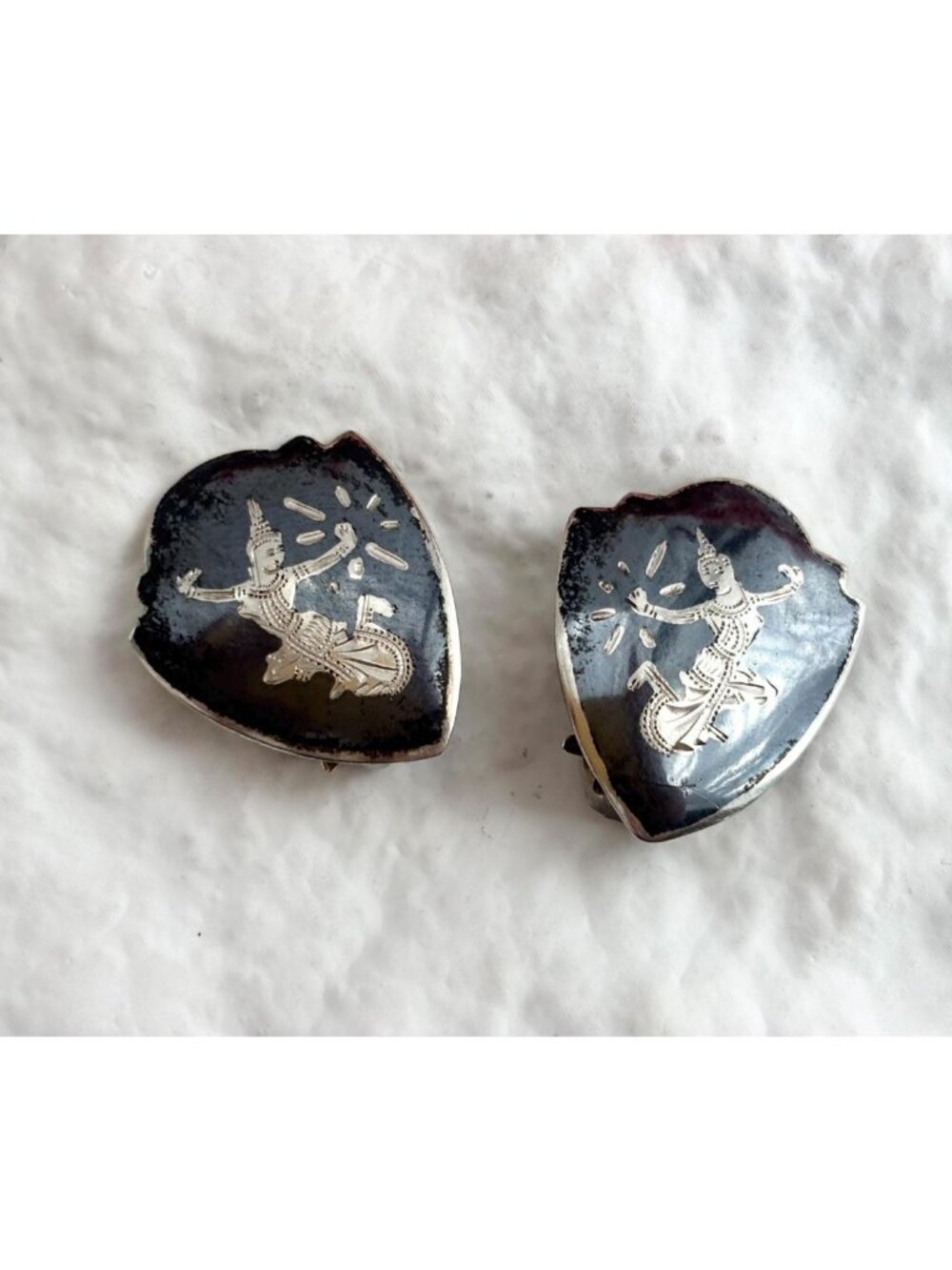 Siam Sterling Clip On Shield Shaped Vintage Mekkalah Thai Made 925 Earrings